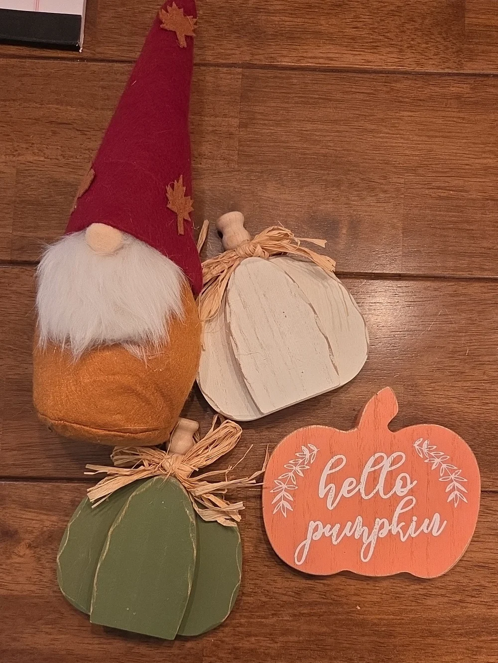Autumn Gnome & Pumpkin Holiday Décor Set - Red, Orange, Green, White